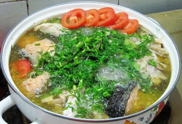cá hồi nấu canh chua món ăn ngon 