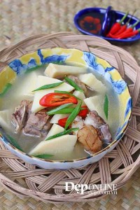 Canh măng tươi nấu giò heo đặc biệt hấp dẫn